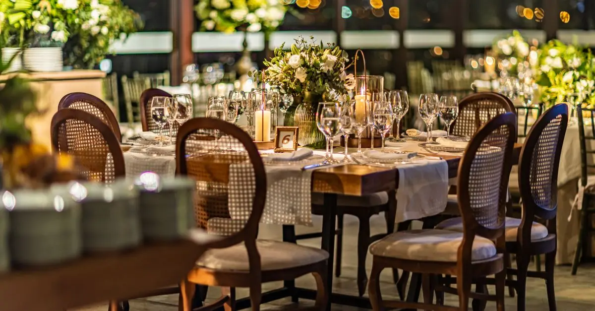 Comment Évaluer un Restaurant Avant de Réserver