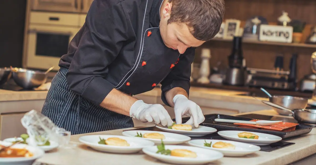 Pourquoi Réserver un Chef Privé pour Votre Dîner